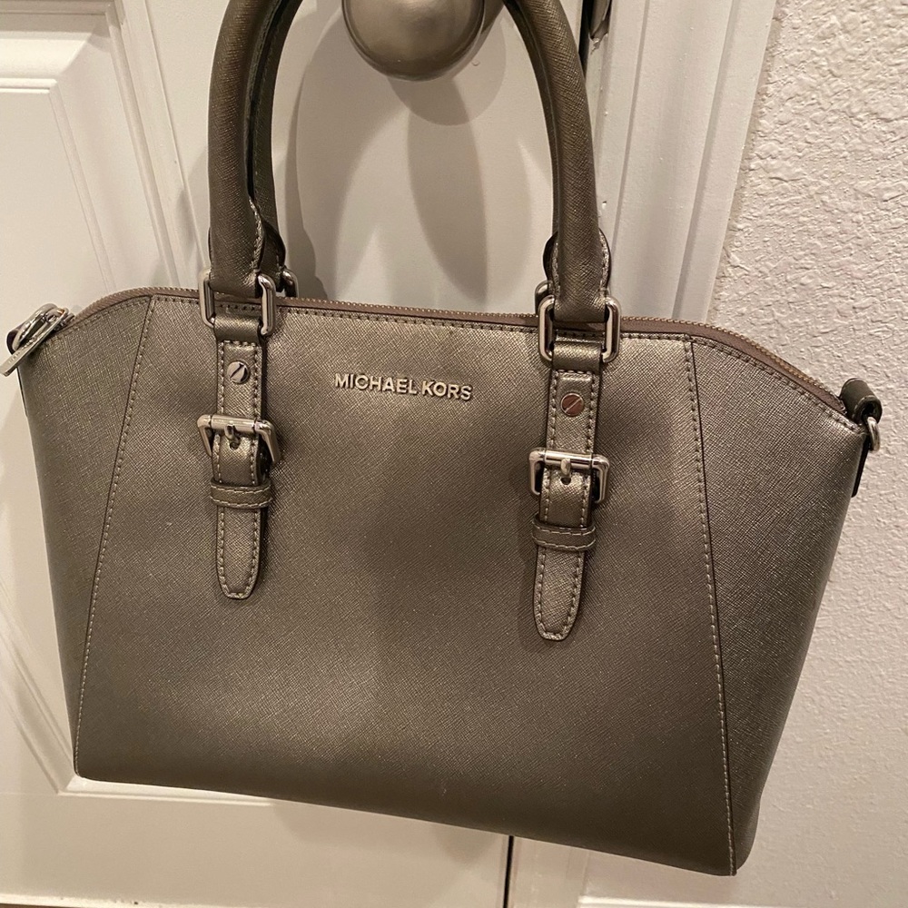 Micheal Kors purse